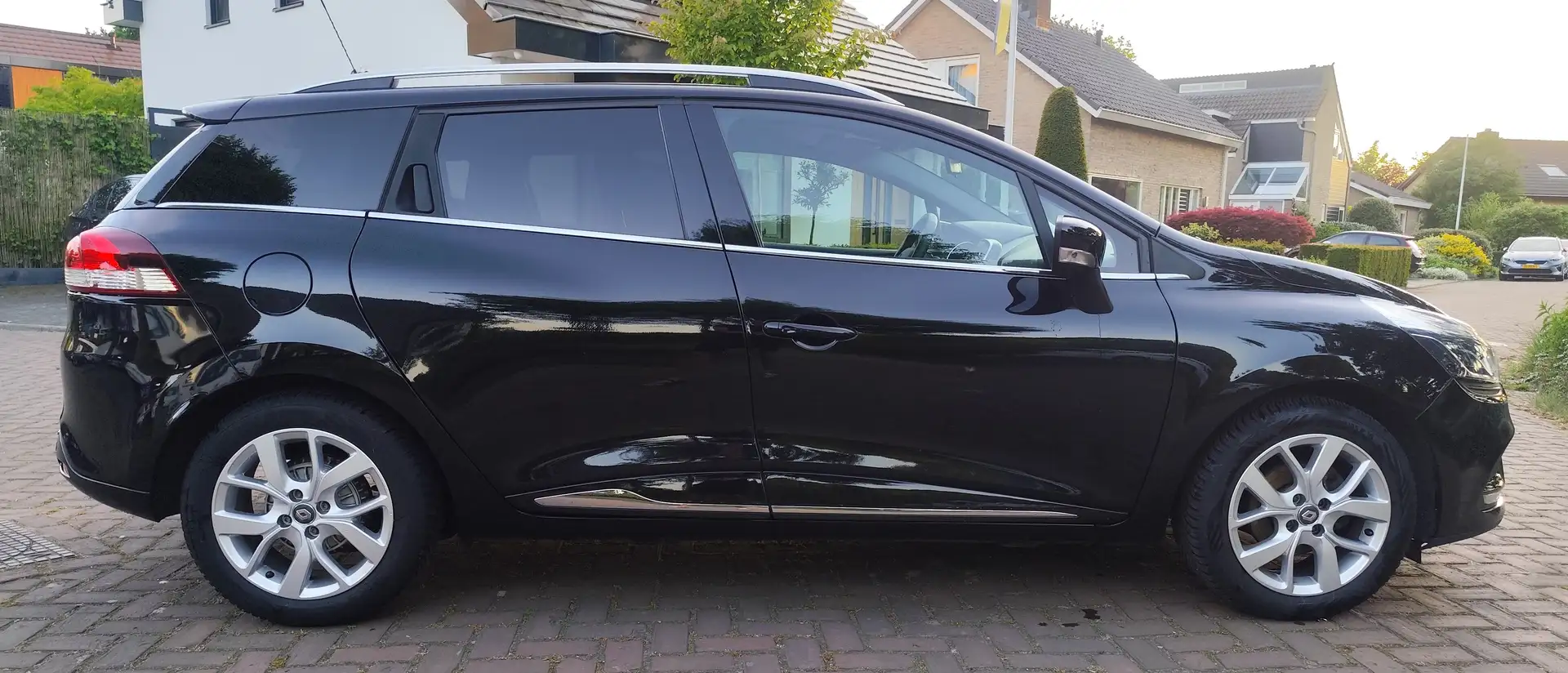 Renault Clio 0.9 TCe Limited Zwart - 2