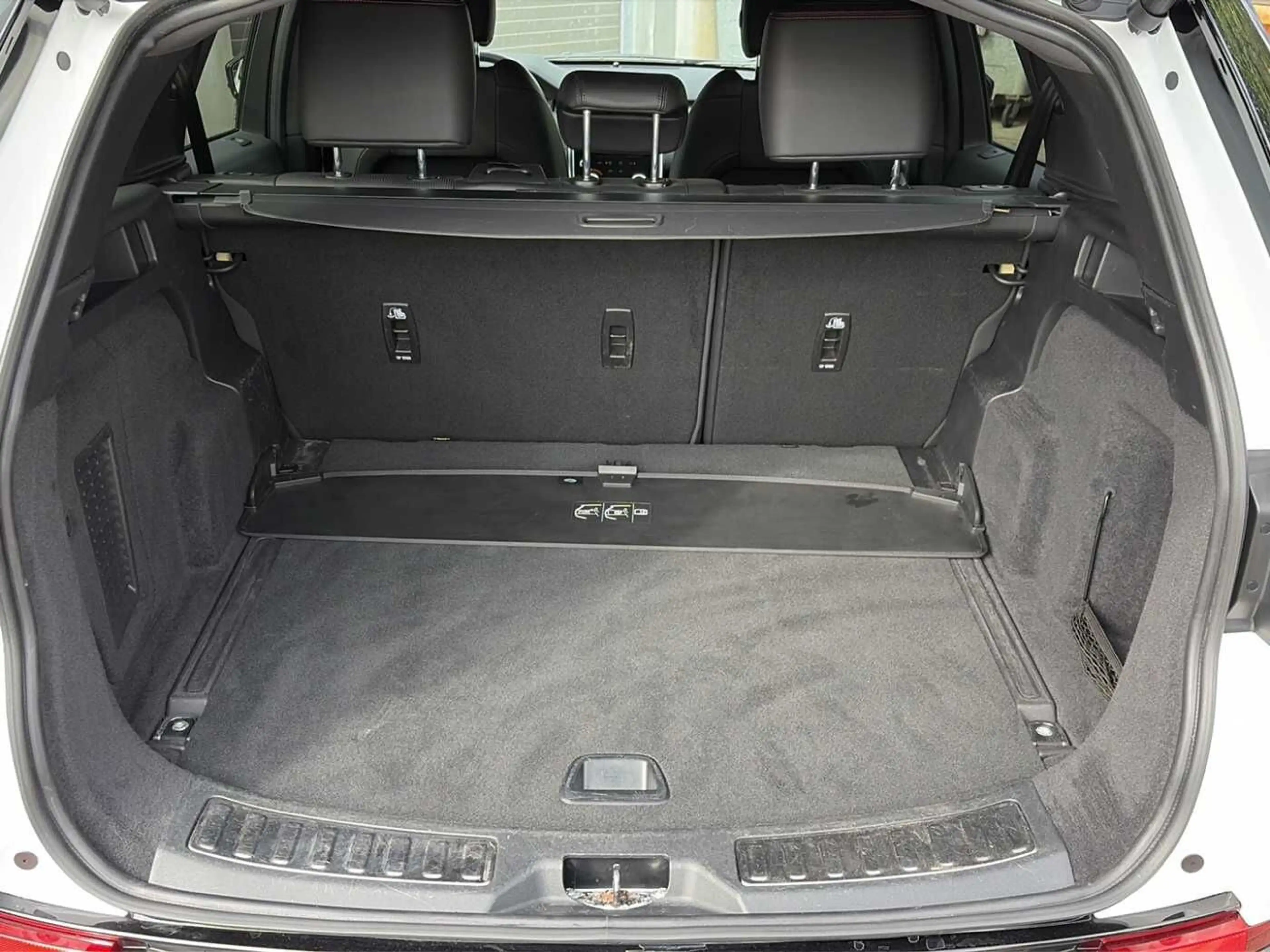 Land Rover Discovery Sport D200 R-Dyn SE AHK*20"*SitzHZG — photo 7