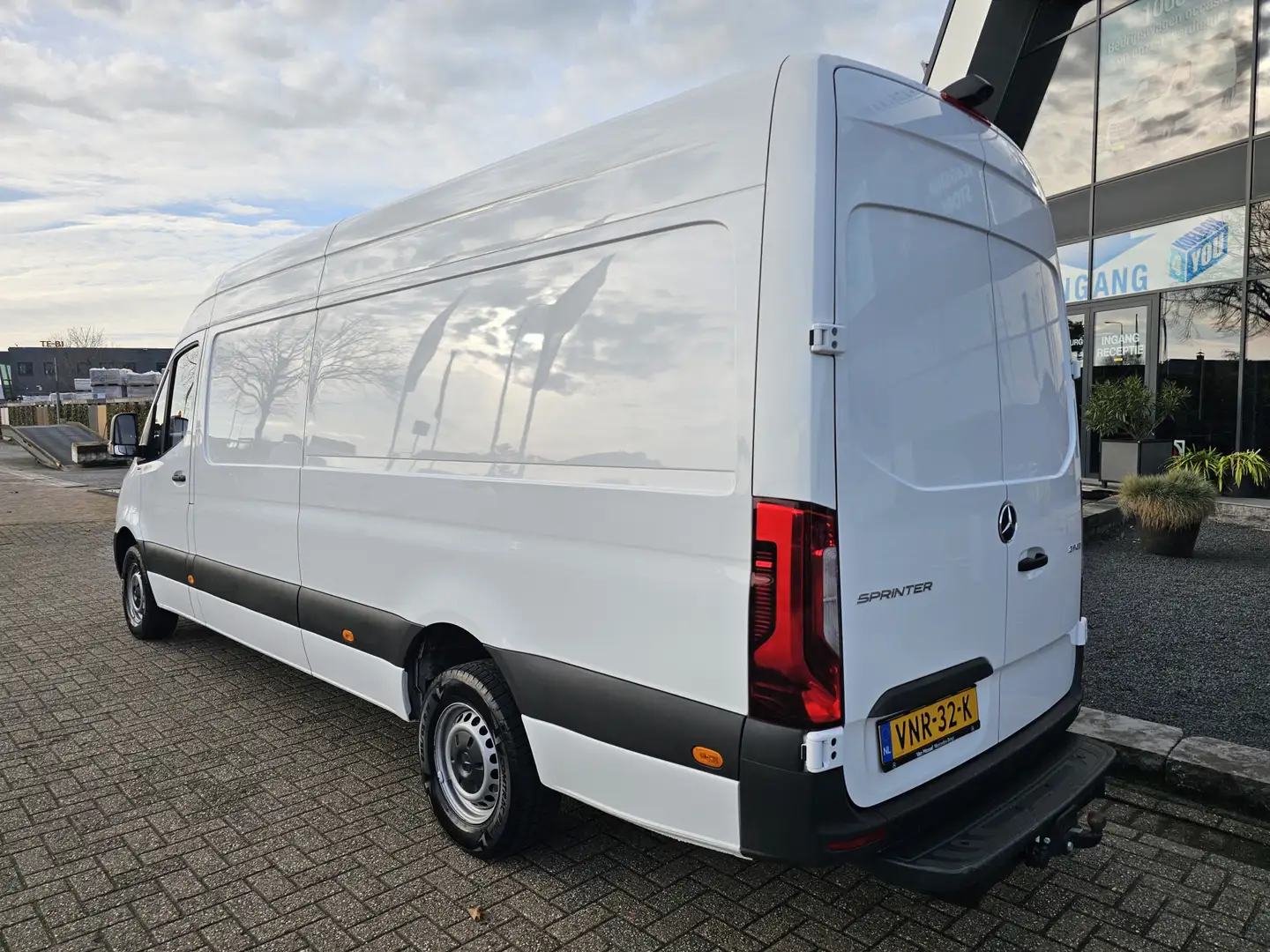 Mercedes-Benz Sprinter 317 CDI L3-H2 Handgeschakeld * LED * Trekhaak * MB Blanc - 2