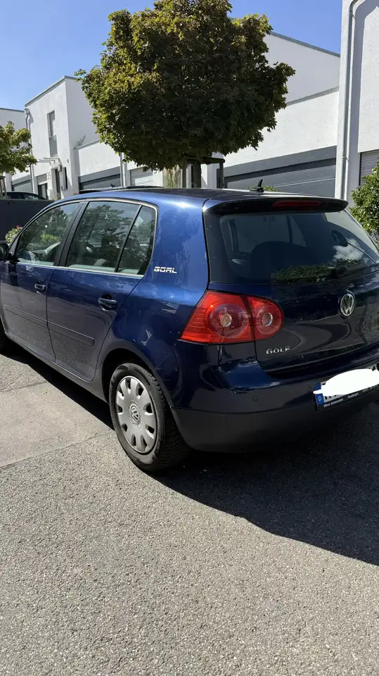 Volkswagen Golf Goal — photo 1 of 8
