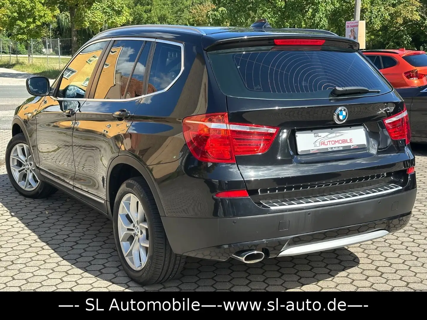 BMW X3 xDrive 20 d Aut. X-Line Navi Bi-Xenon Schwarz - 2