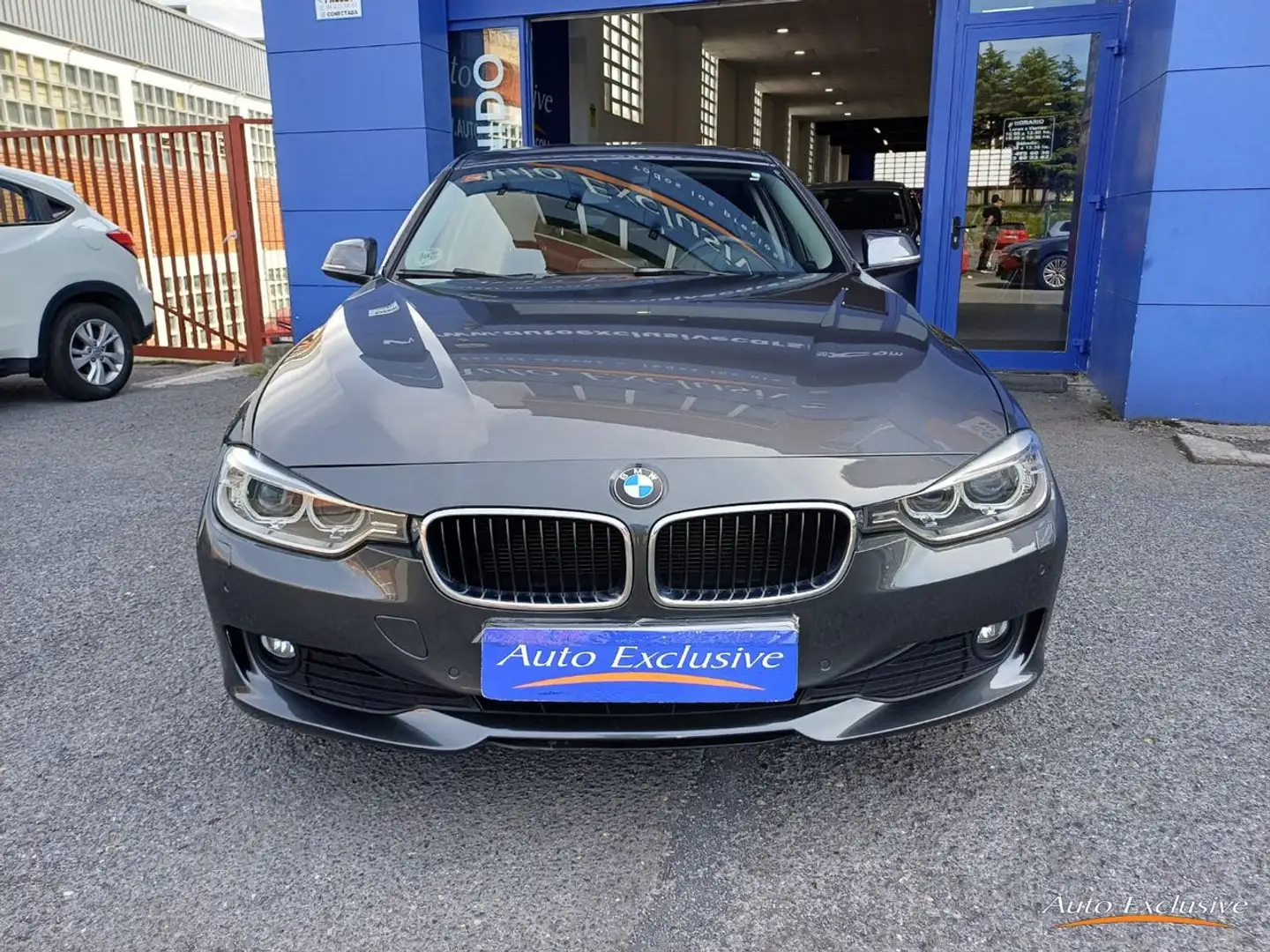BMW 320 320dA Gris - 2