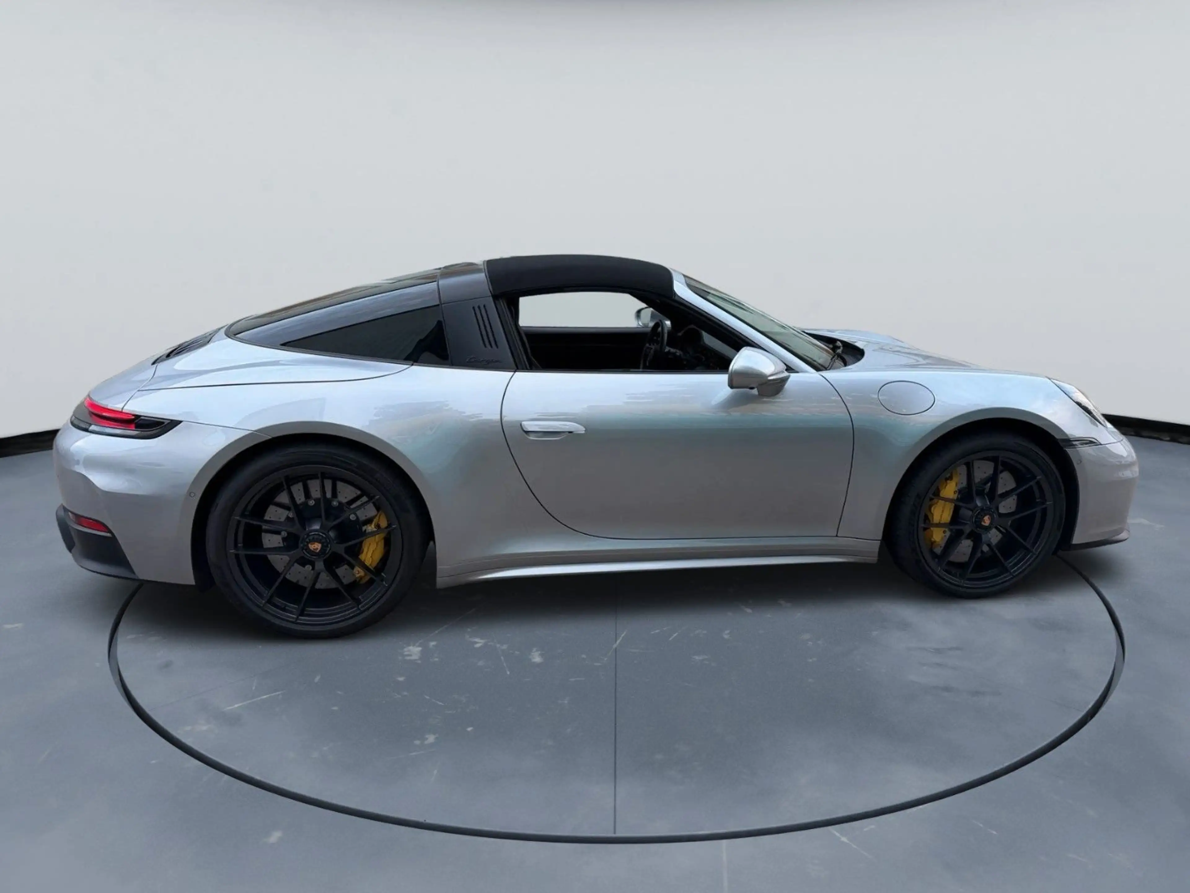 Porsche 992 .2 911 Targa 4 GTS T-Hybrid BURMESTER PCCB LIFT — photo 10