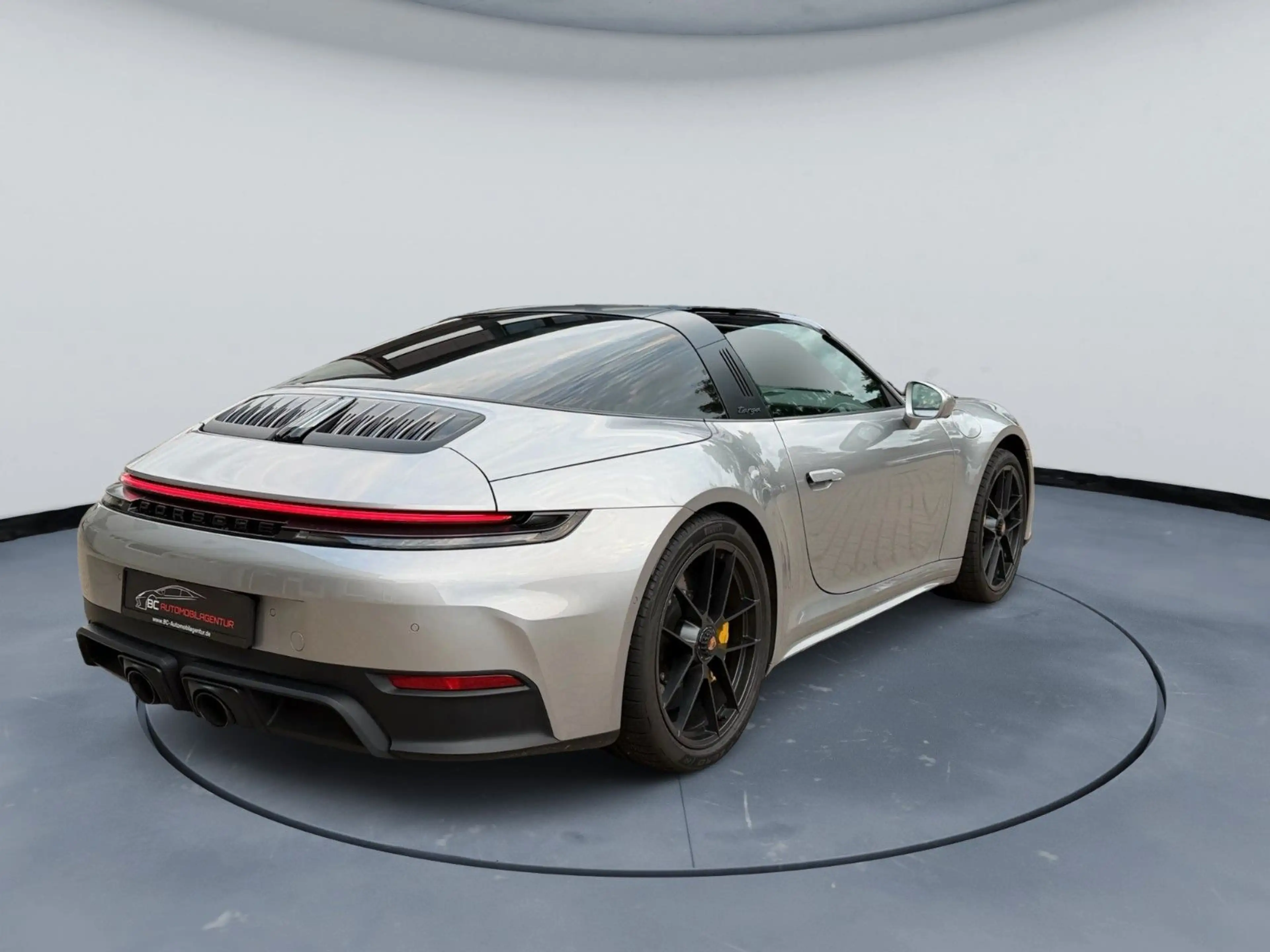 Porsche 992 .2 911 Targa 4 GTS T-Hybrid BURMESTER PCCB LIFT — photo 8