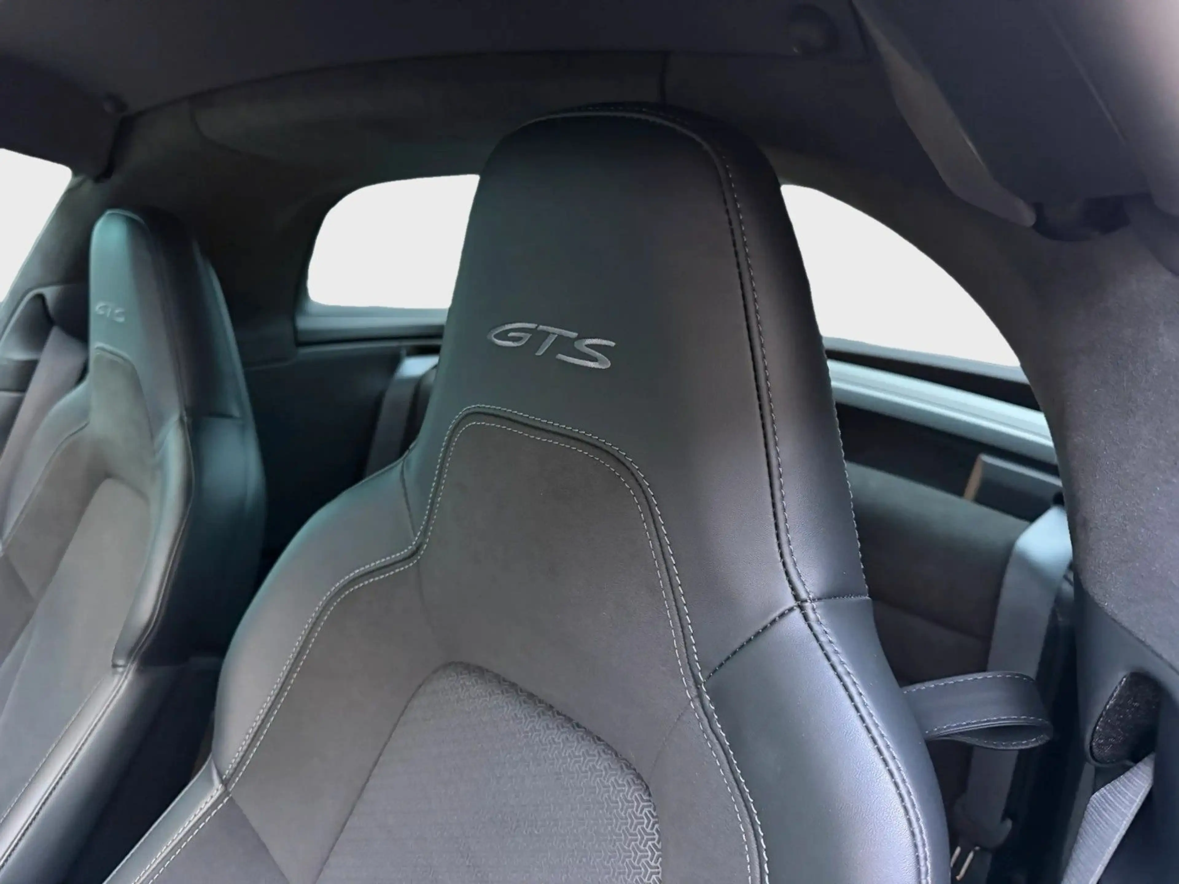 Porsche 992 .2 911 Targa 4 GTS T-Hybrid BURMESTER PCCB LIFT — photo 15