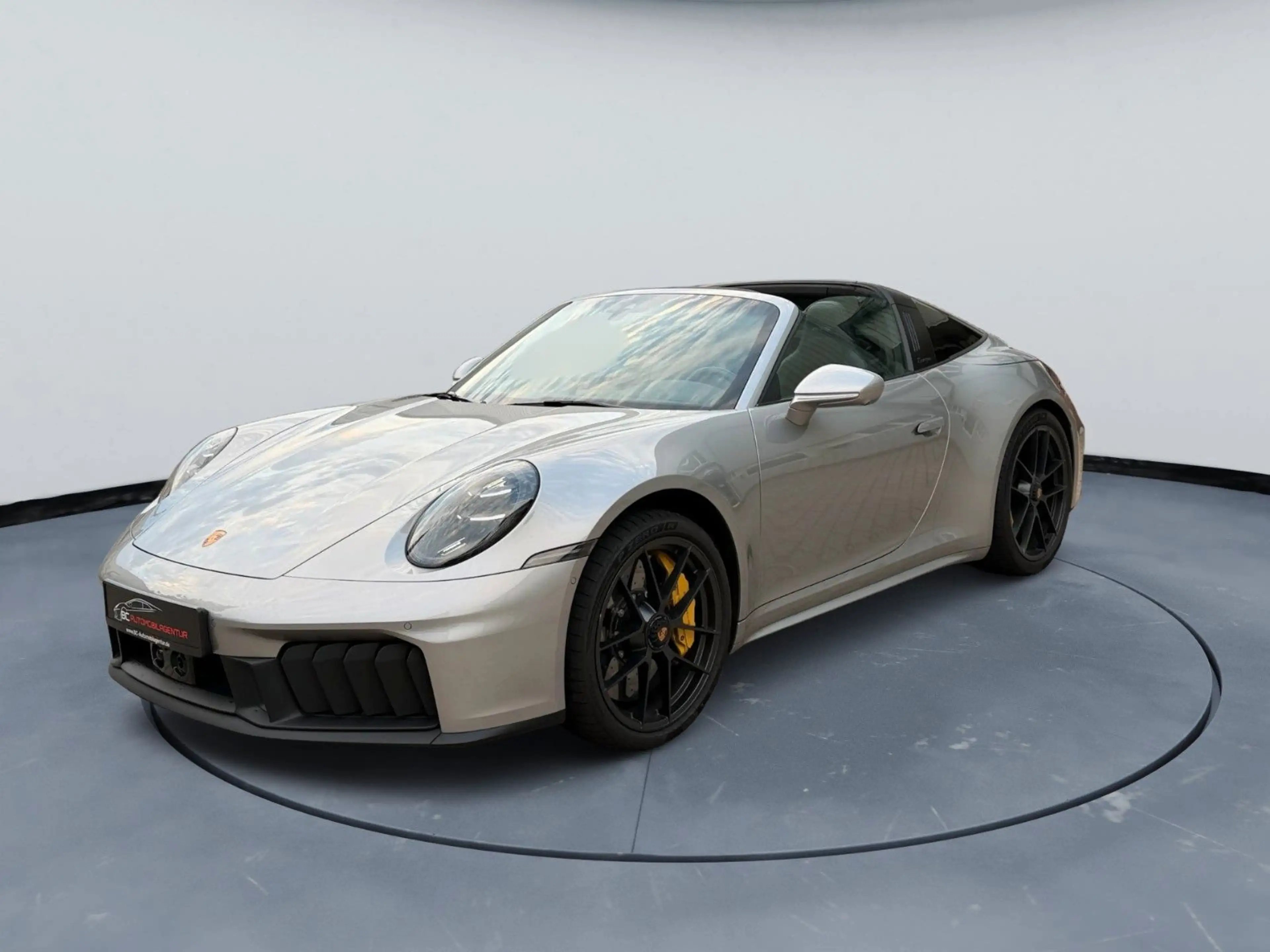 Porsche 992 .2 911 Targa 4 GTS T-Hybrid BURMESTER PCCB LIFT — photo 3