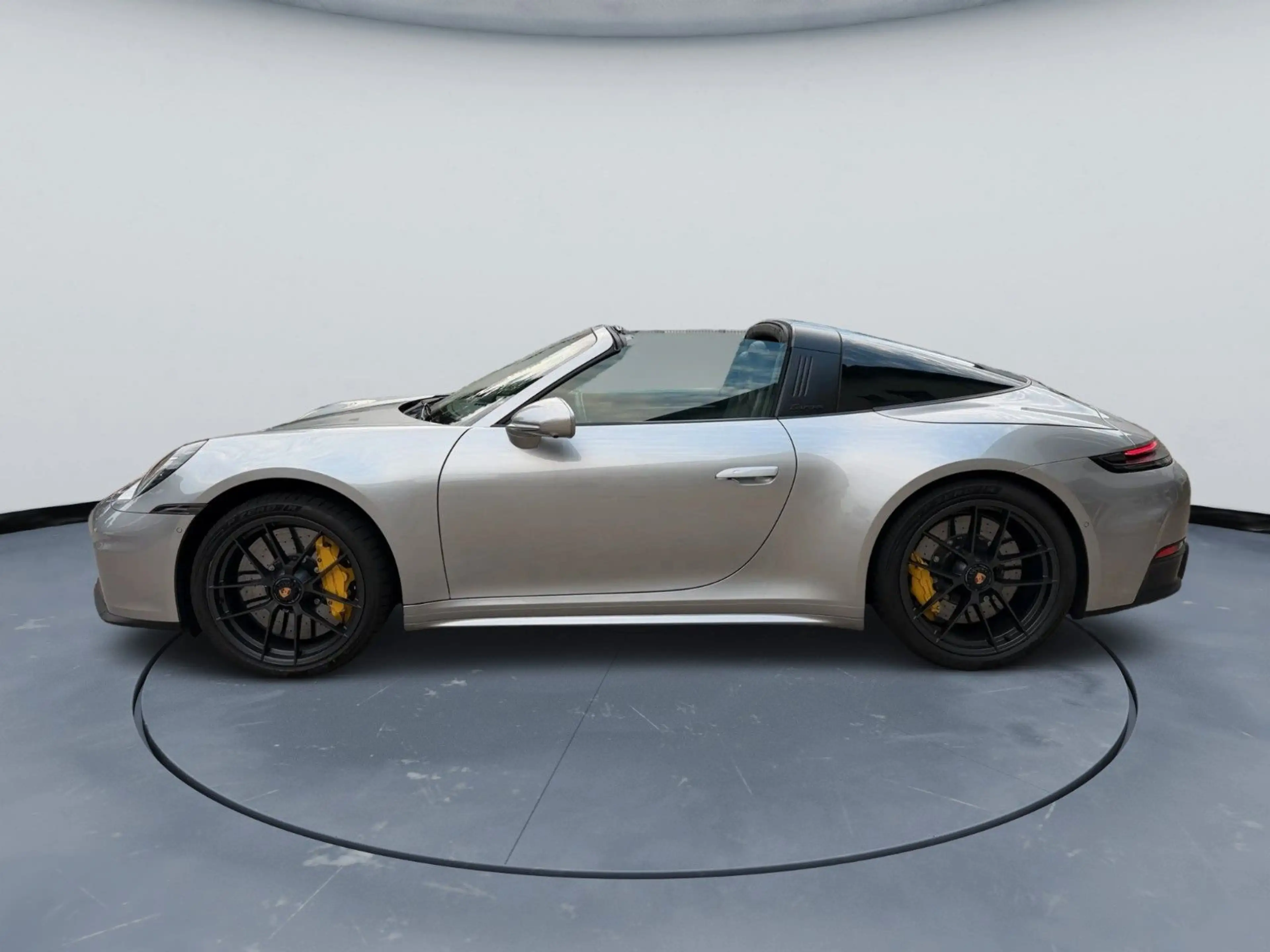 Porsche 992 .2 911 Targa 4 GTS T-Hybrid BURMESTER PCCB LIFT — photo 4