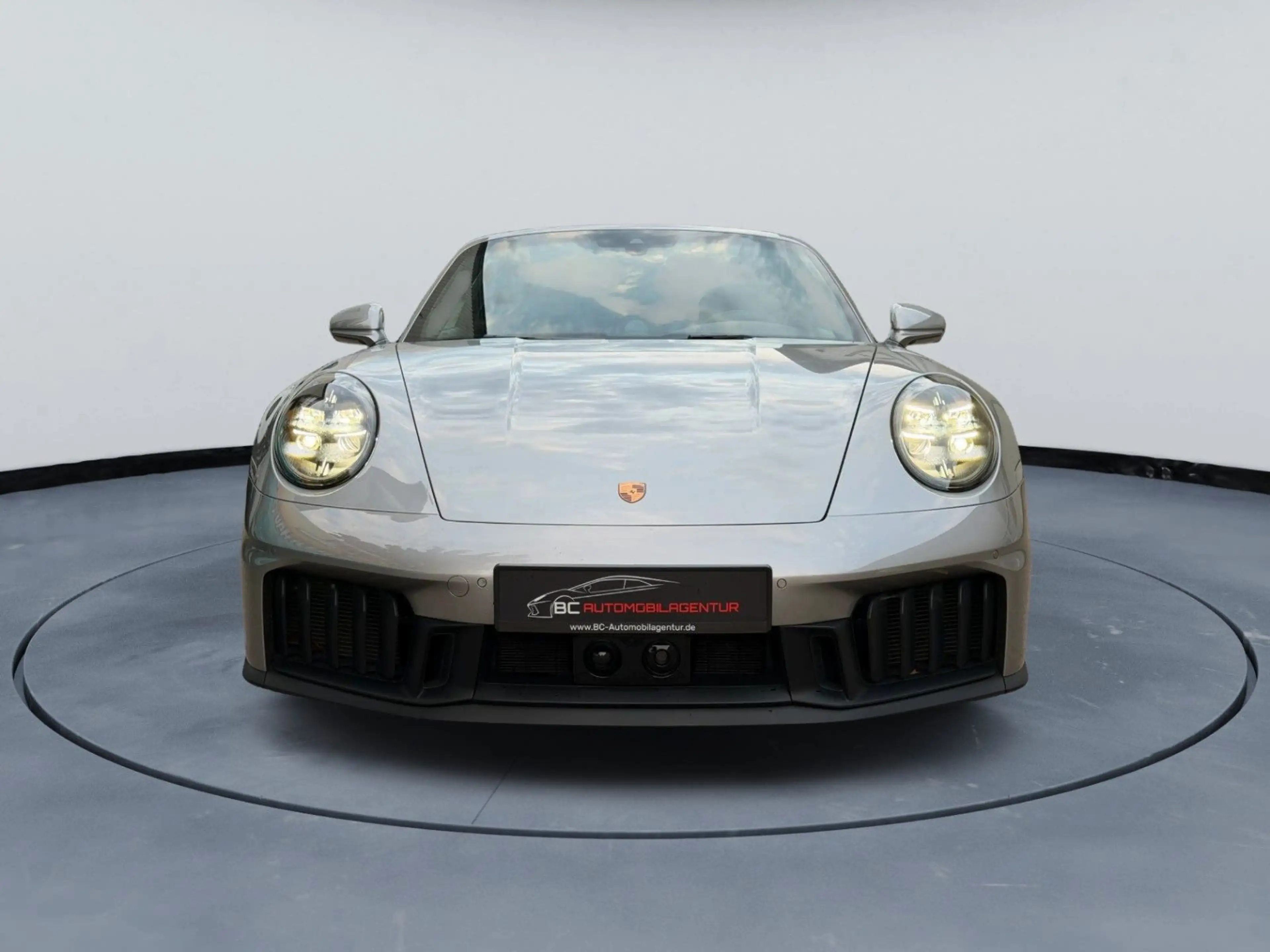 Porsche 992 .2 911 Targa 4 GTS T-Hybrid BURMESTER PCCB LIFT — photo 2