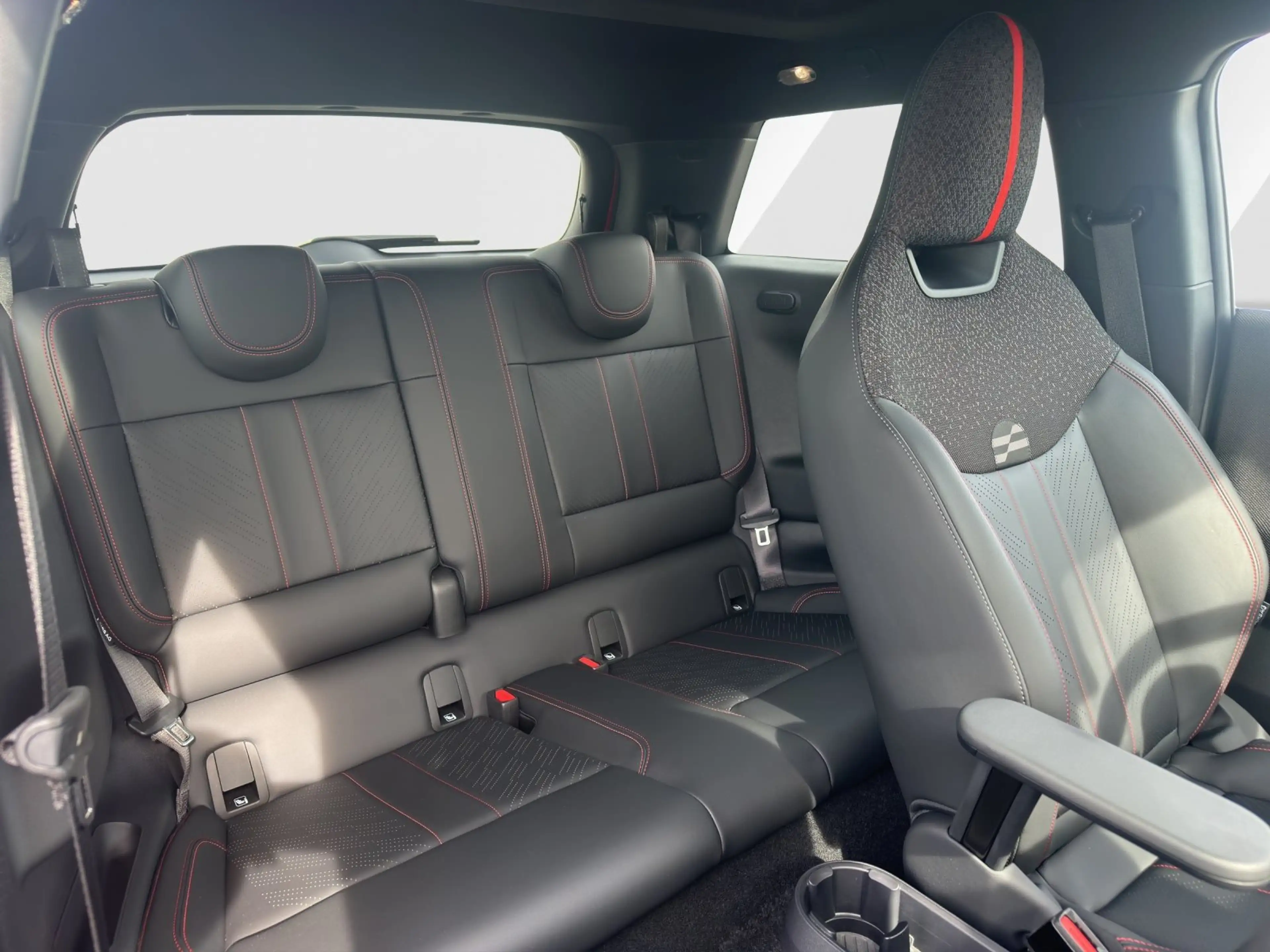 MINI Cooper SE Cooper E JCW Trim | Head-Up | Pano.Dach | Kamera | — photo 13