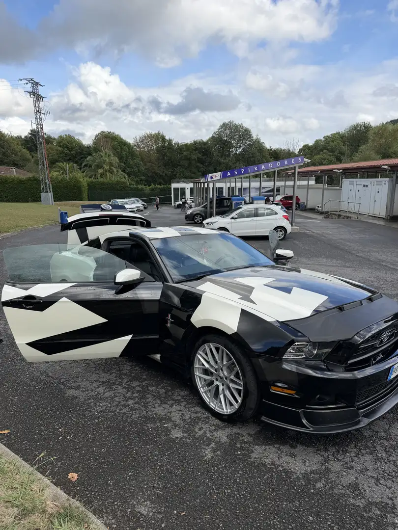 Ford Mustang - 2
