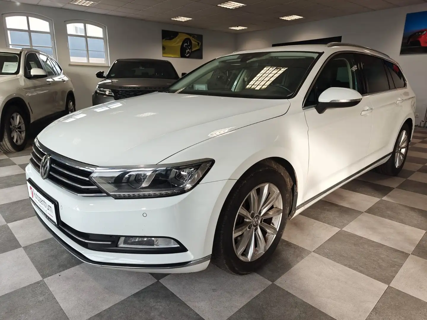 Volkswagen Passat Variant Highline BMT *Automatik* Weiß - 1