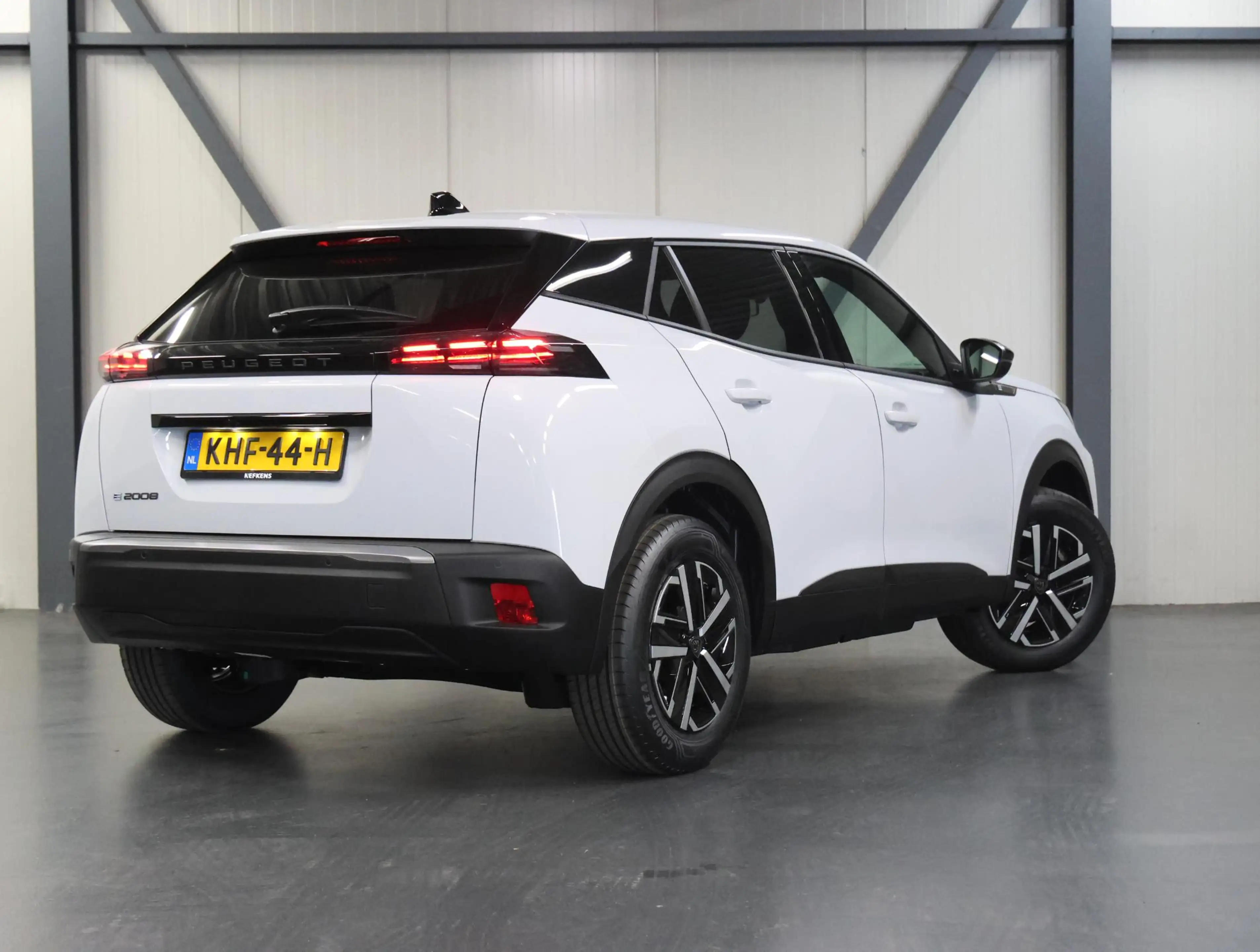Peugeot e-2008 EV Business 54 kWh 156PK | 1ste eigenaar | AppleCa — photo 3
