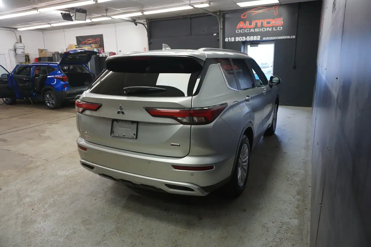Mitsubishi Outlander снимка Mitsubishi Outlander