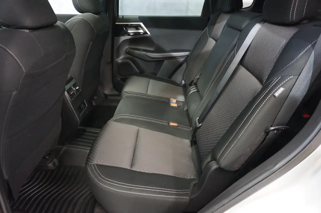 Mitsubishi Outlander снимка Mitsubishi Outlander