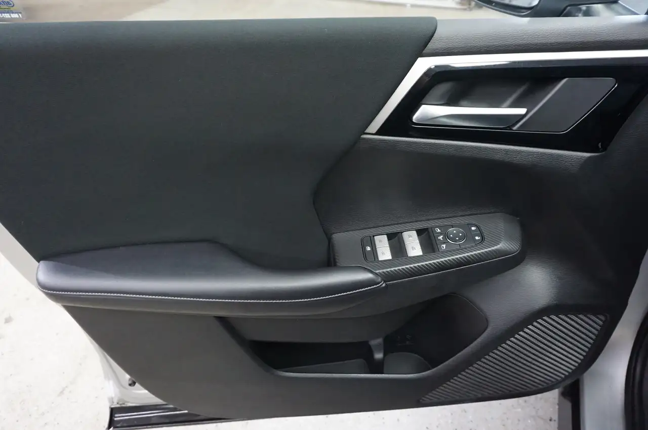 Mitsubishi Outlander снимка Mitsubishi Outlander