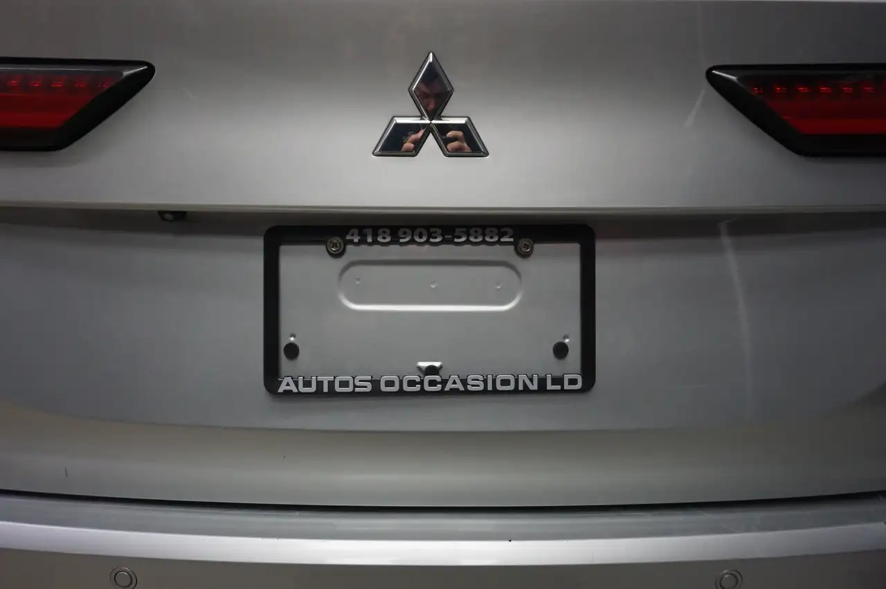 Mitsubishi Outlander снимка Mitsubishi Outlander