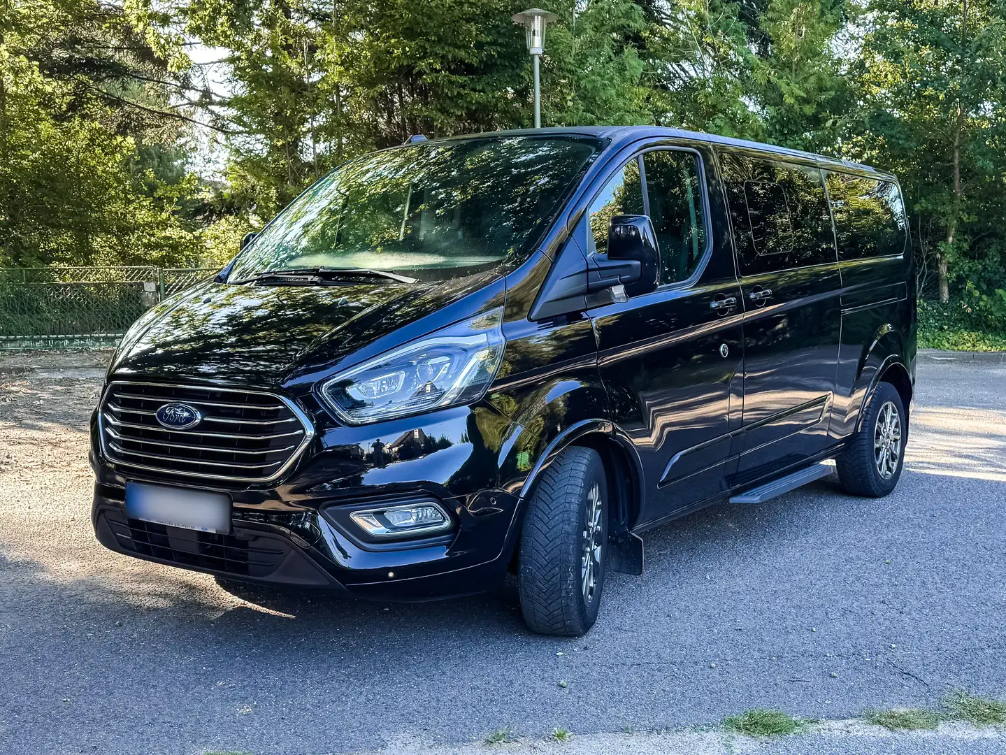 Ford Tourneo Custom TITANIUM X 320 L2 BUS Czarny - 1