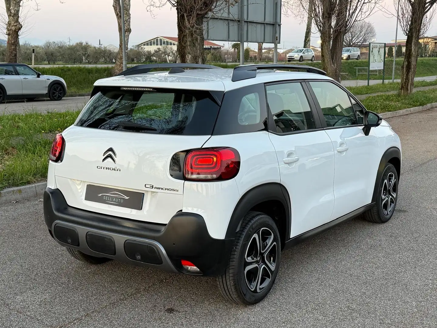 Citroen C3 Aircross BlueHDi EAT6 Shine Pack NAVI PDC Bianco - 2
