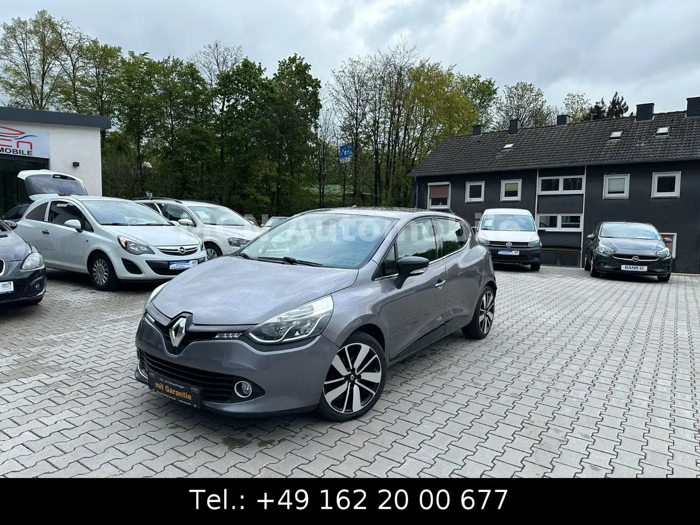 Renault Clio IV Luxe *AUTOMATIK*TEMPOMAT*START-STOP* Grau - 1