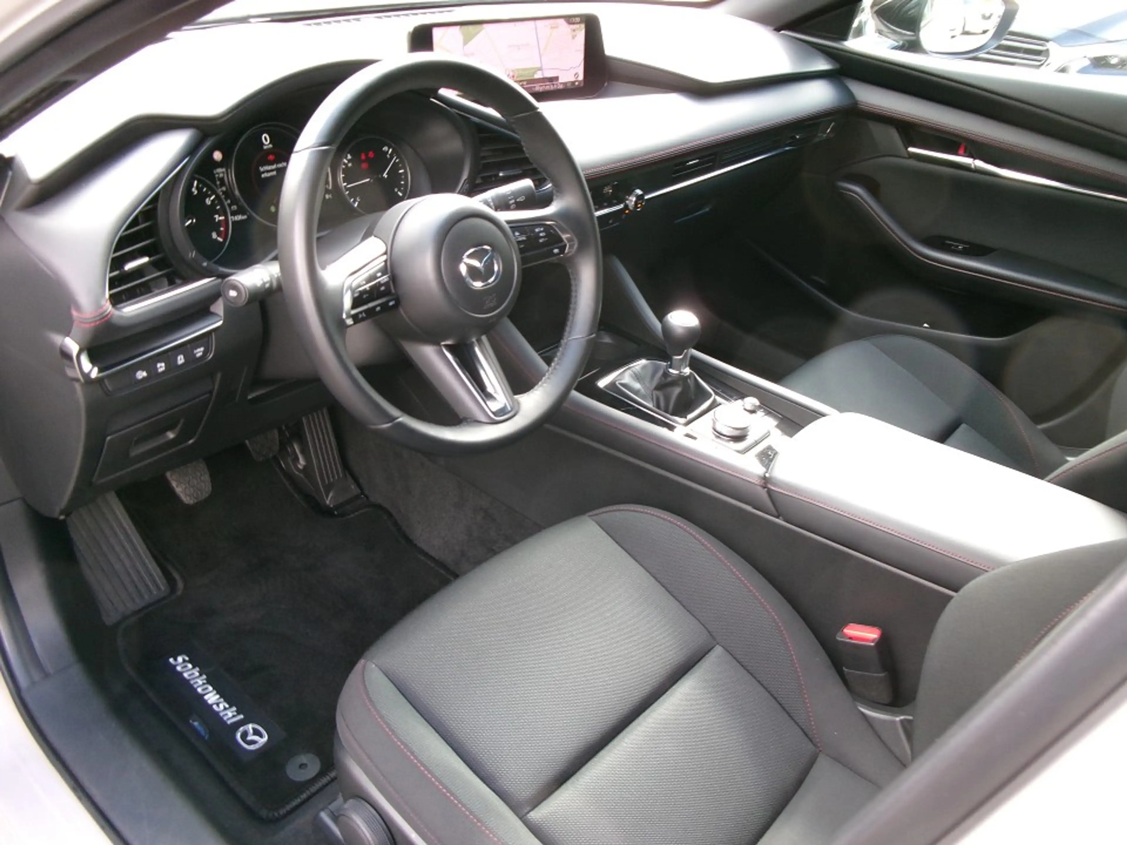 Mazda 3 2.0L e-SKYACTIV G 150ps 6MT Homura — photo 9