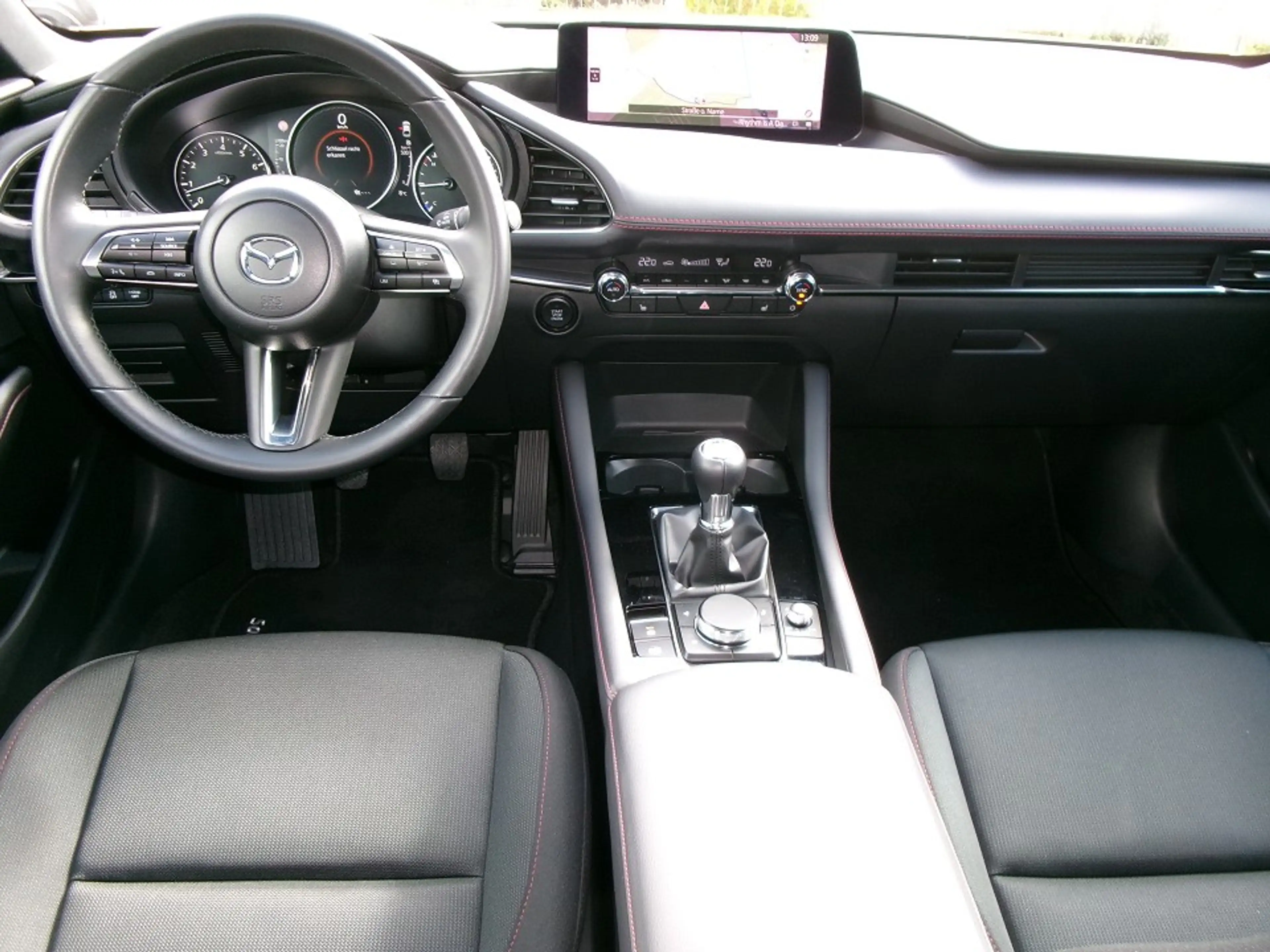 Mazda 3 2.0L e-SKYACTIV G 150ps 6MT Homura — photo 10