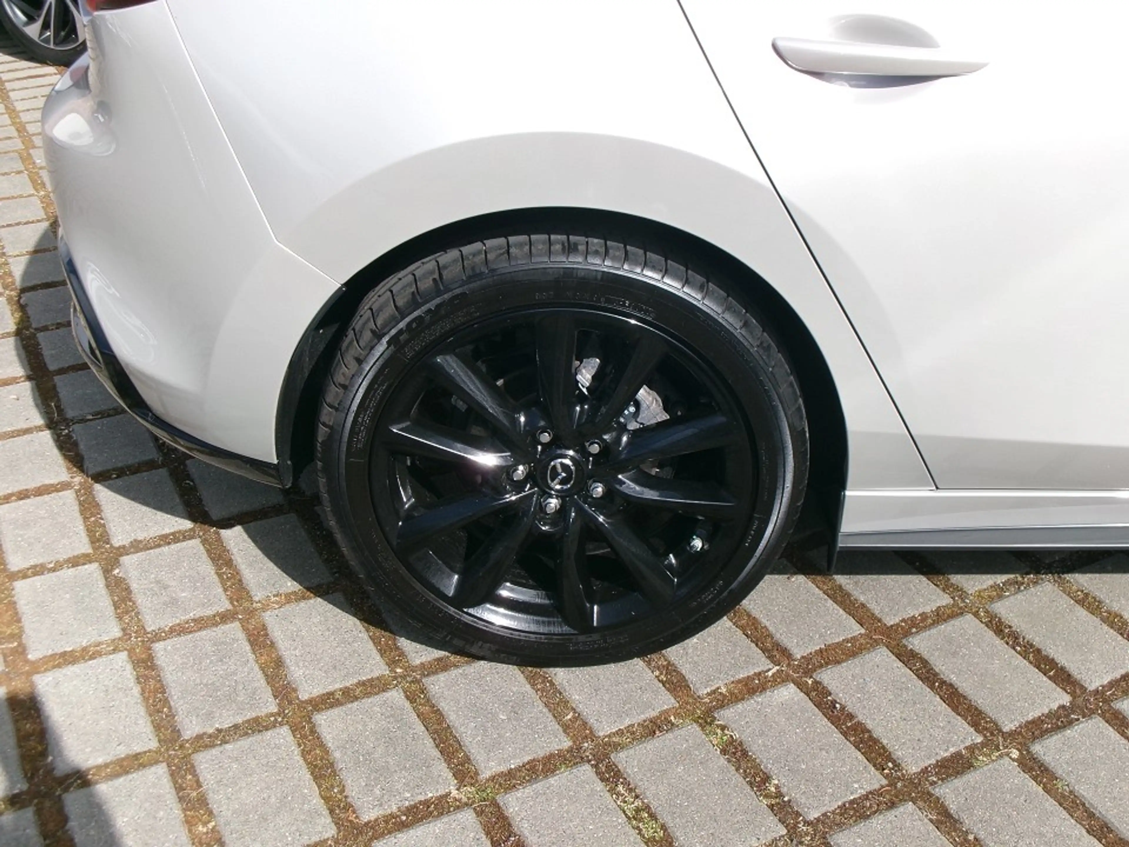 Mazda 3 2.0L e-SKYACTIV G 150ps 6MT Homura — photo 7