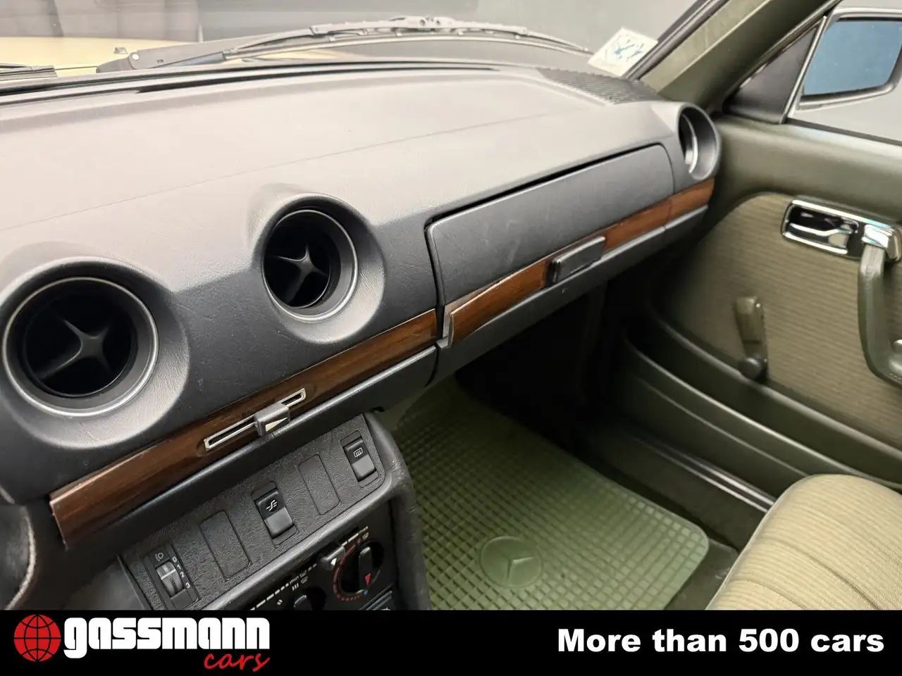 Mercedes-Benz 200 Limousine W123, foto 12