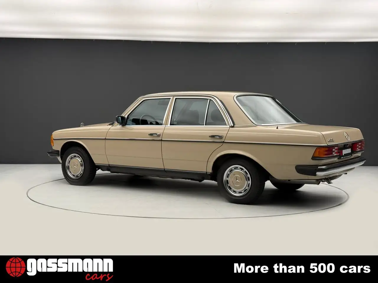 Mercedes-Benz 200 Limousine W123, foto 6