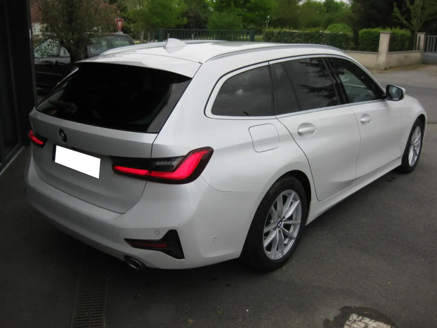 BMW 320 (G21) 320DA XDRIVE 190CH BUSINESS DESIGN Blanc - 2
