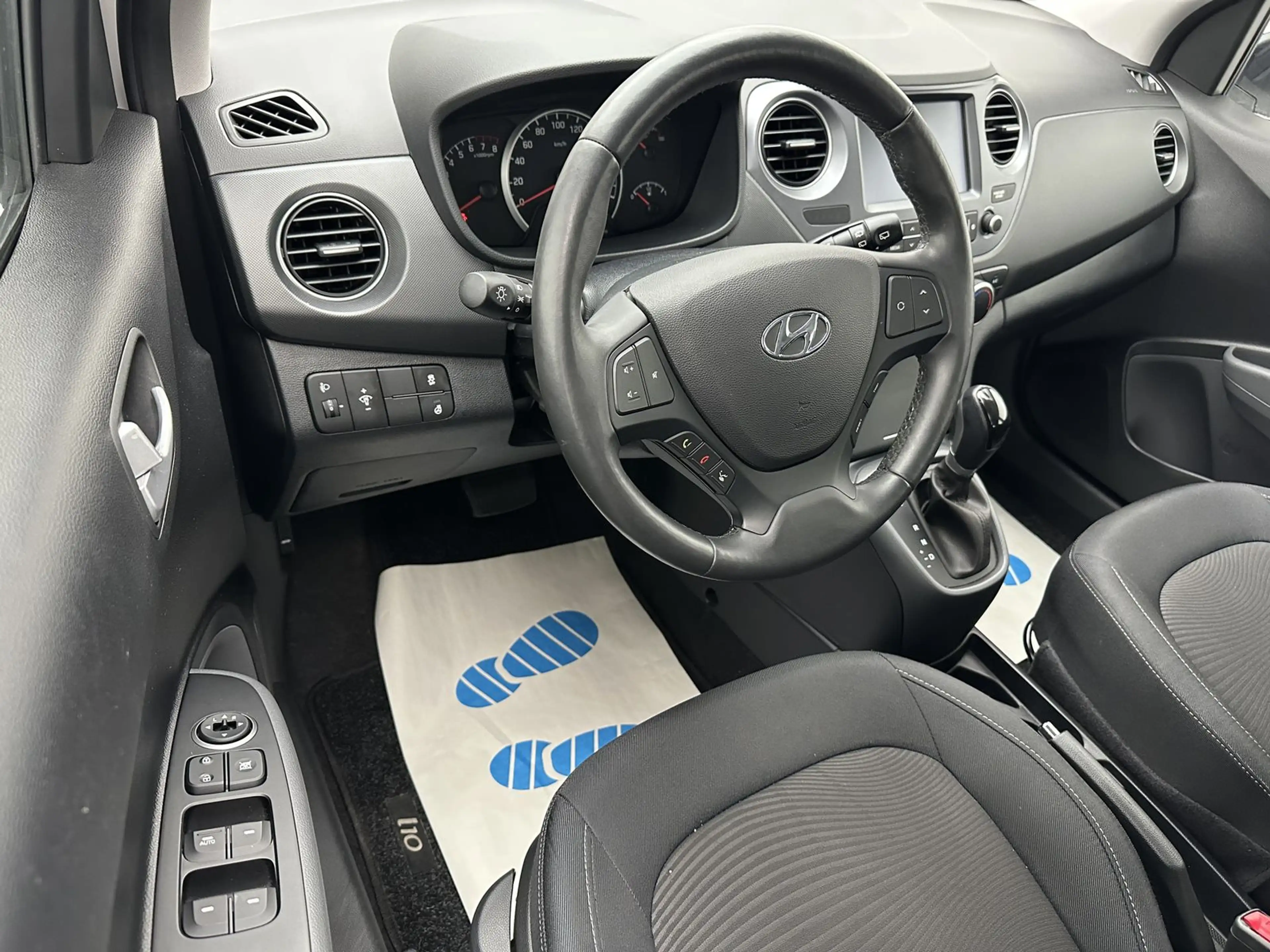Hyundai i10 Style "1 HAND-NAVI-SITZH-MULTI-BLUET" — photo 13