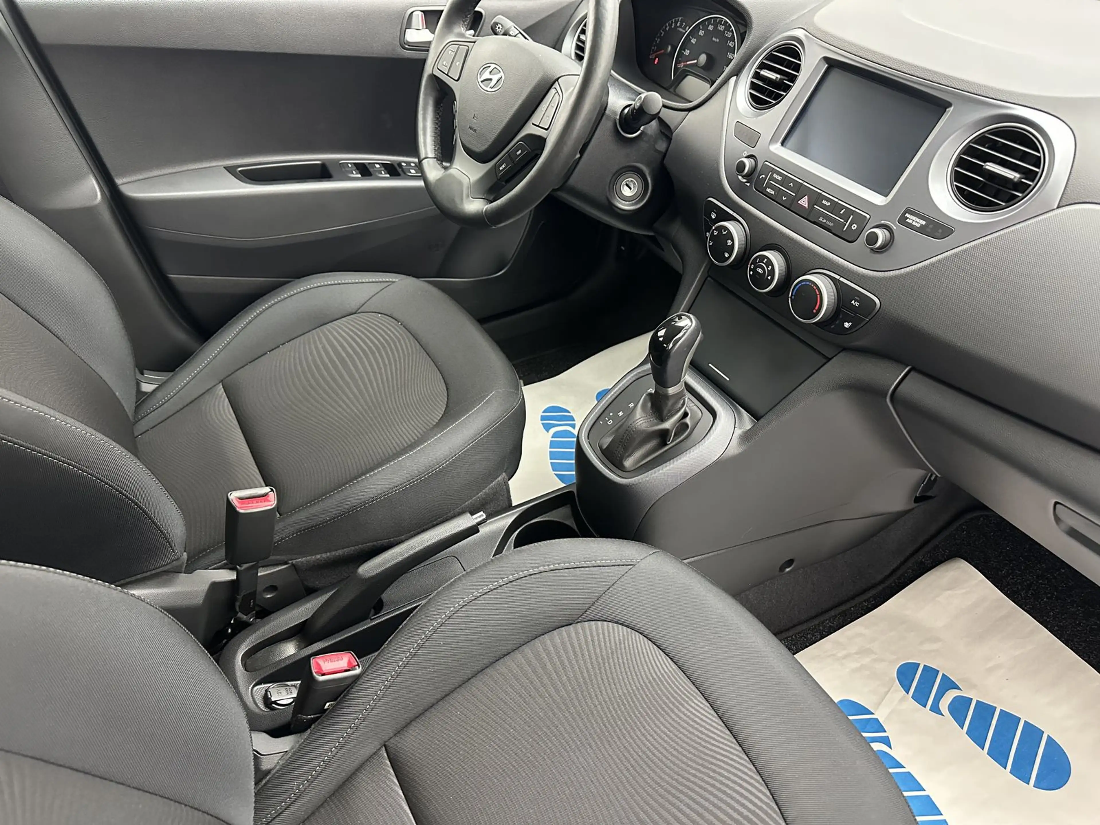 Hyundai i10 Style "1 HAND-NAVI-SITZH-MULTI-BLUET" — photo 11