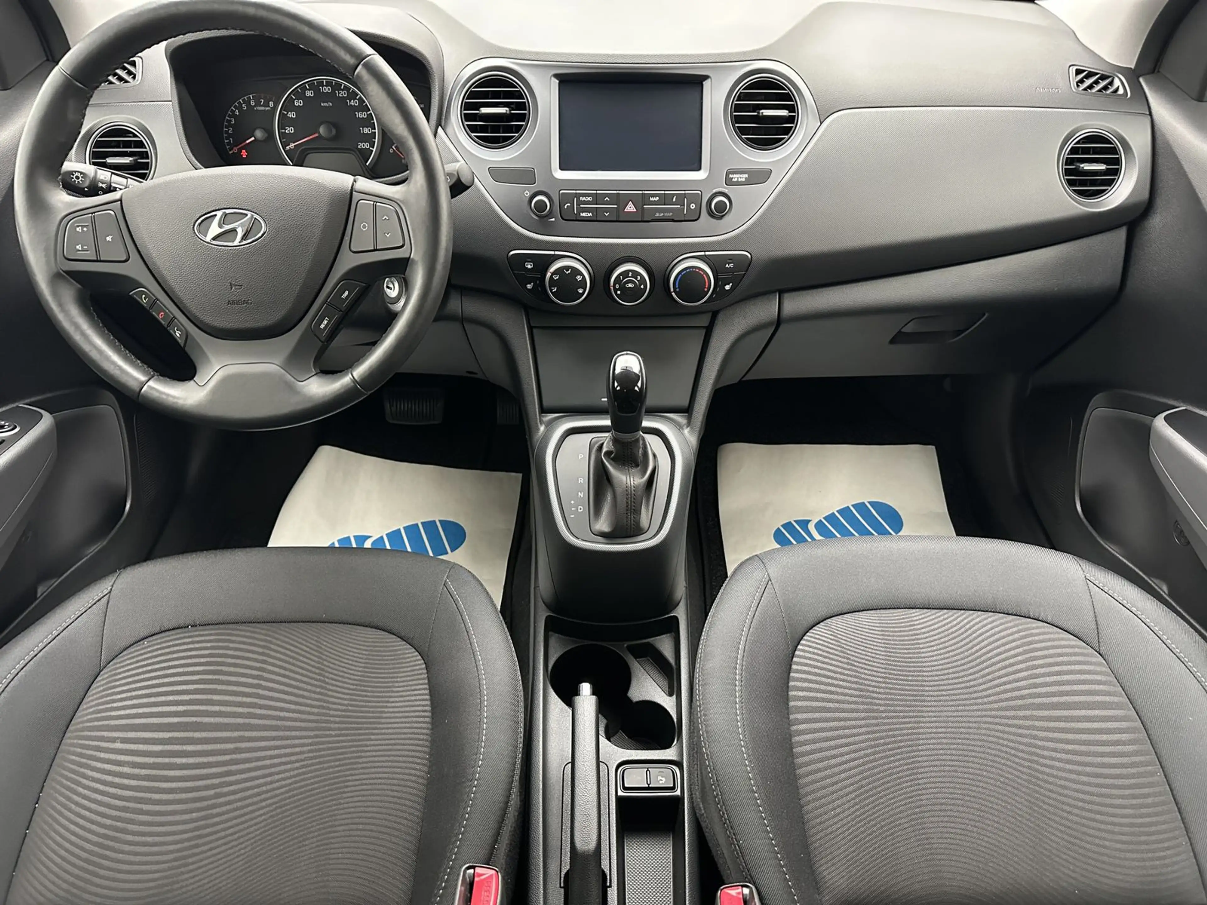 Hyundai i10 Style "1 HAND-NAVI-SITZH-MULTI-BLUET" — photo 12