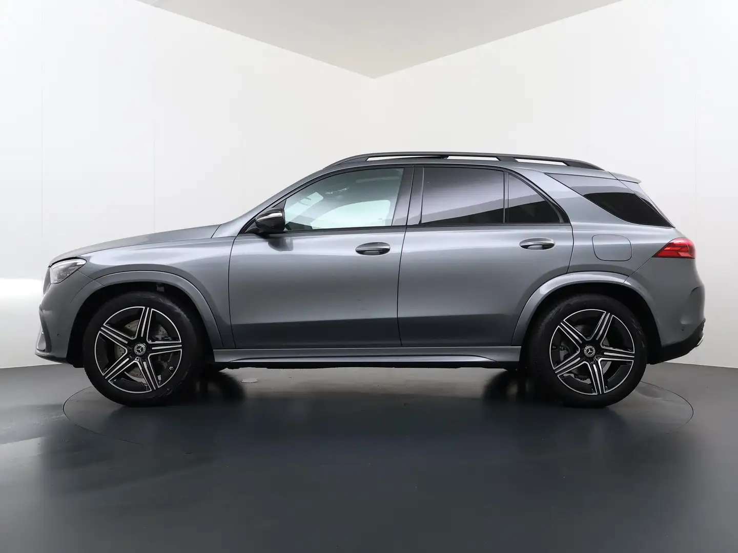 Mercedes-Benz GLE 400 e 4MATIC Sport Edition Premium Plus Grijs - 2