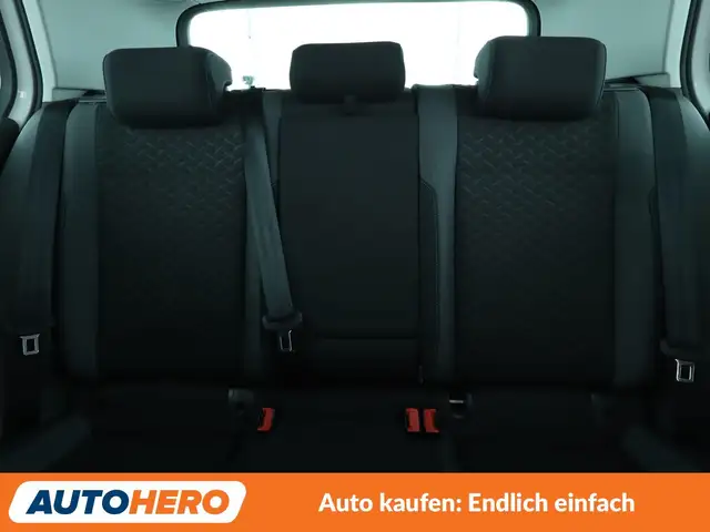 Volkswagen Golf view 15