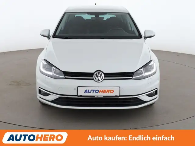 Volkswagen Golf view 9