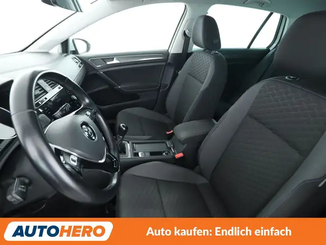Volkswagen Golf view 10
