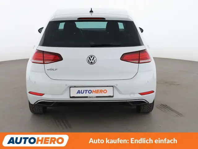 Volkswagen Golf view 5