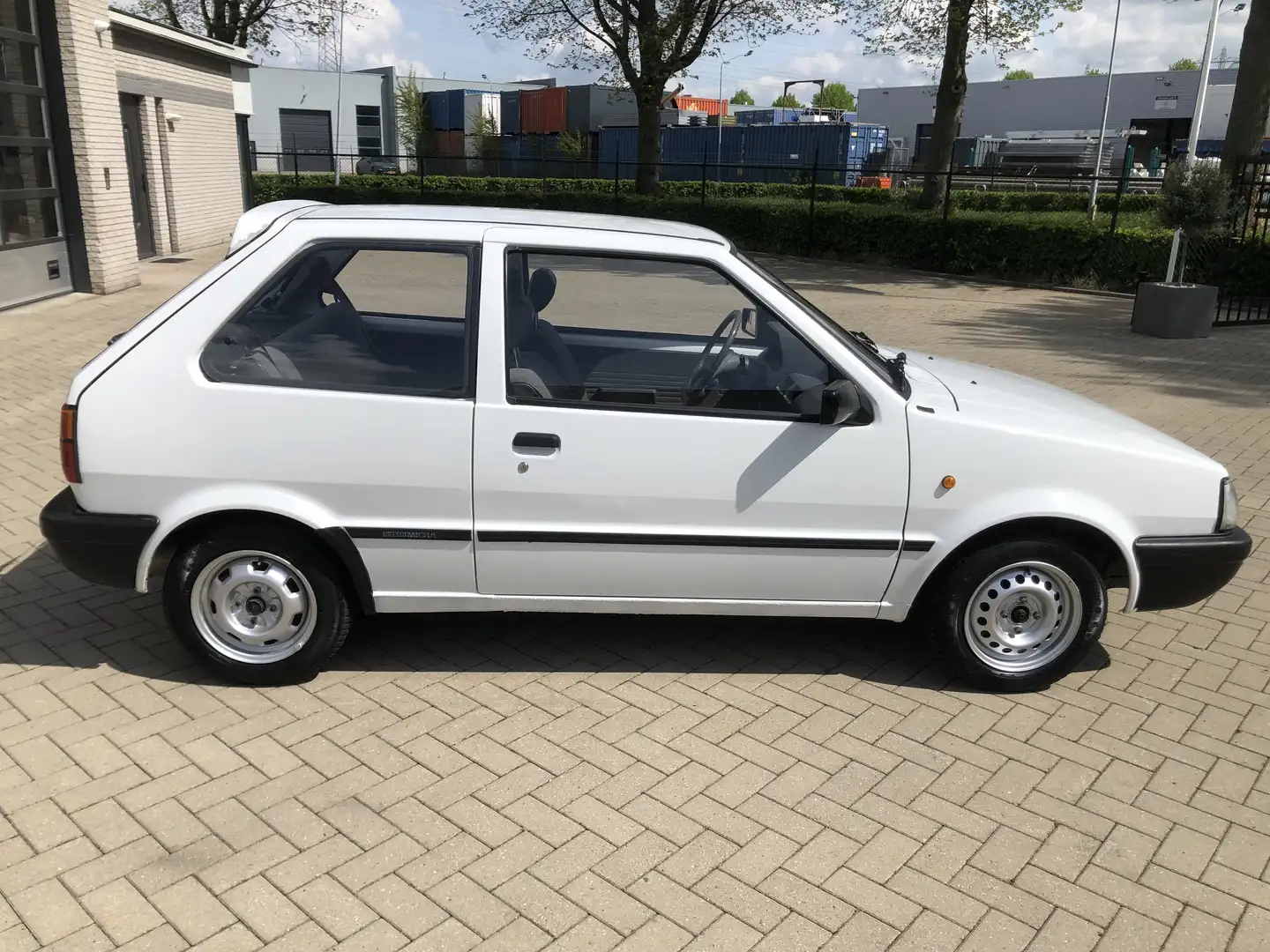 Nissan Micra GL - 2