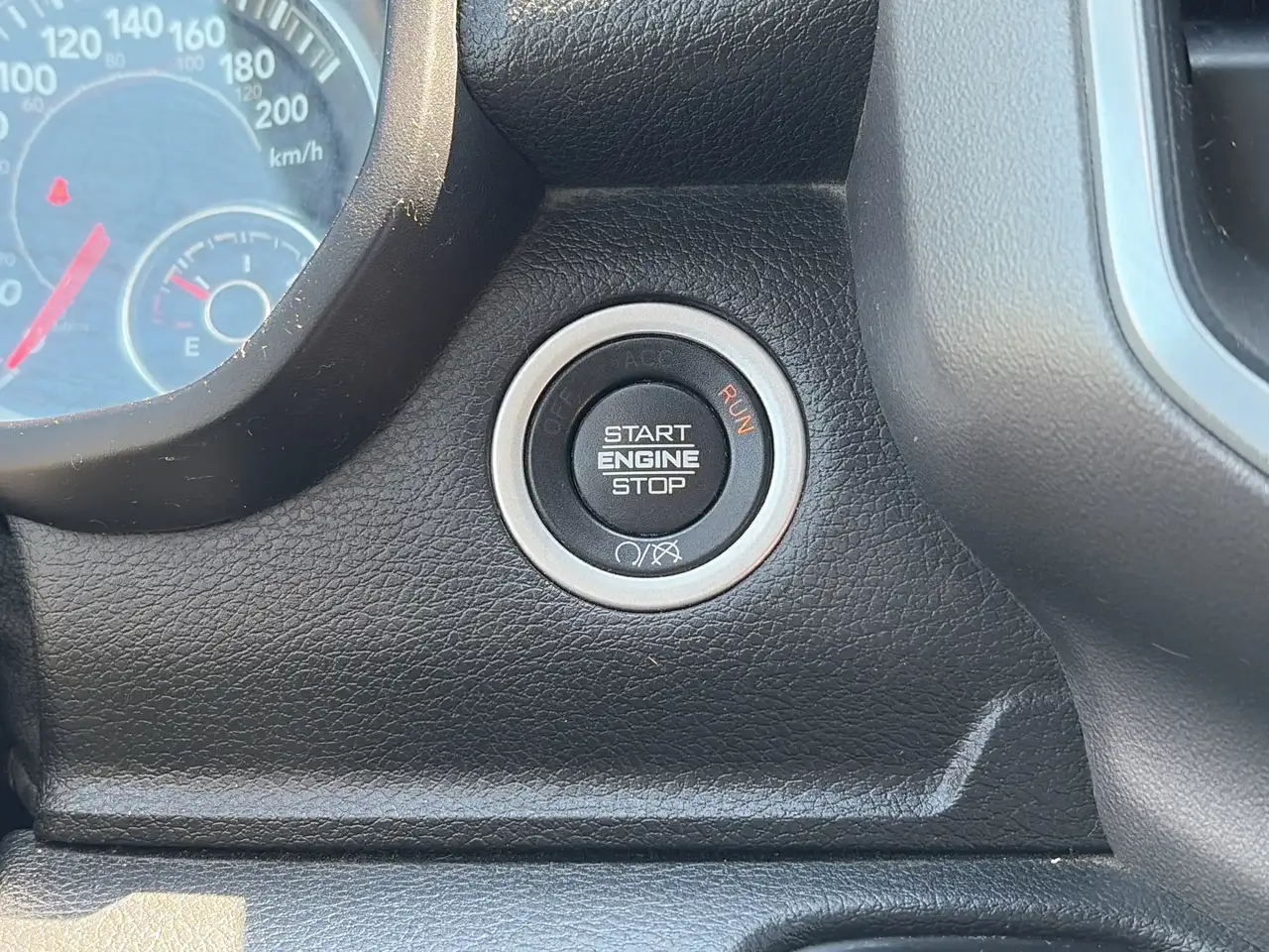 RAM 2500 снимка RAM 2500