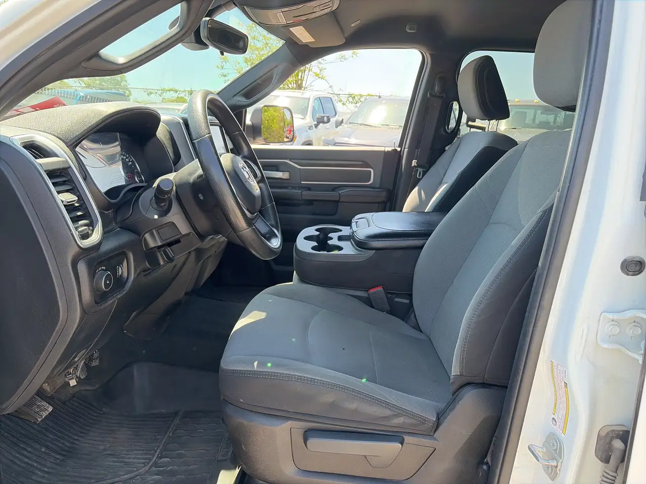 RAM 2500 снимка RAM 2500