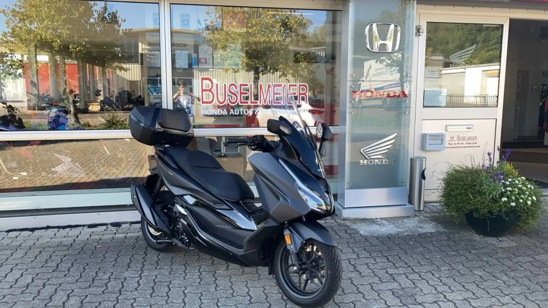 Honda Forza 350 2024 Gris - 1