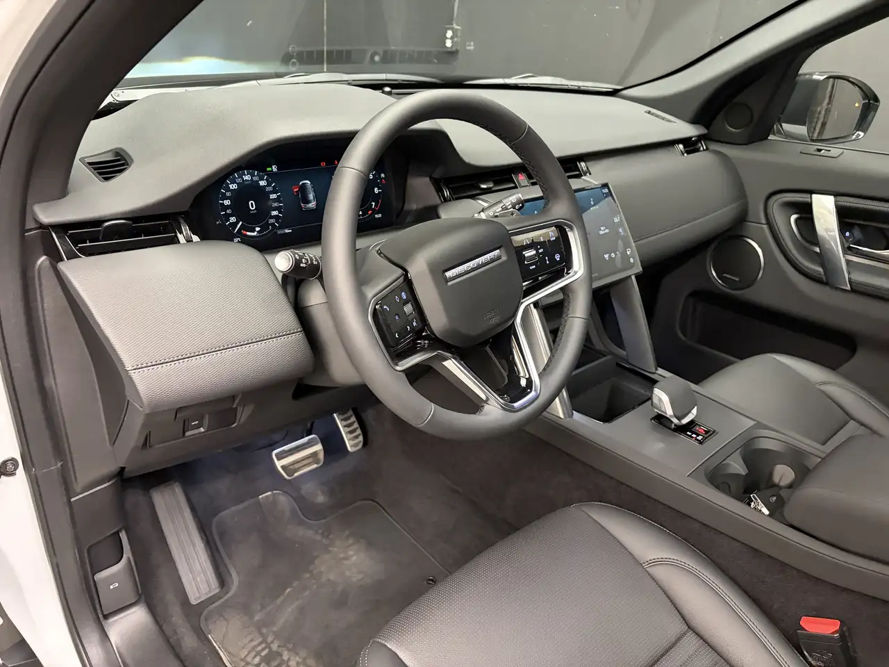 Land Rover Discovery Sport снимка Land Rover Discovery Sport