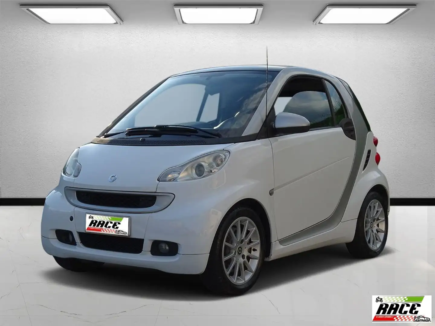 smart forTwo 800 40 kW coupÃ© passion cdi Blanco - 1