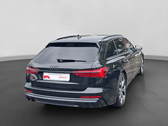 Audi S6 view 3