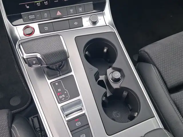 Audi S6 view 11