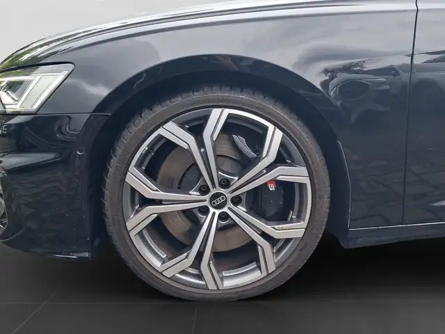 Audi S6 view 7