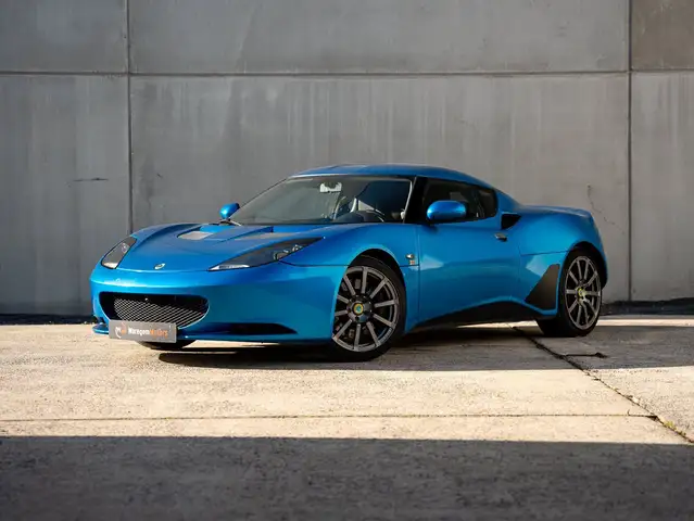 Lotus Evora IPS 2 + 2 Laser Blue Brown interior