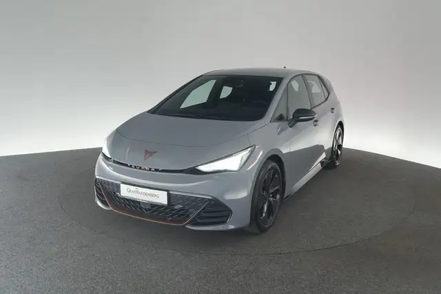 SEAT Born 150 kW LED Einparkhilfe vo+hi Wärmepumpe