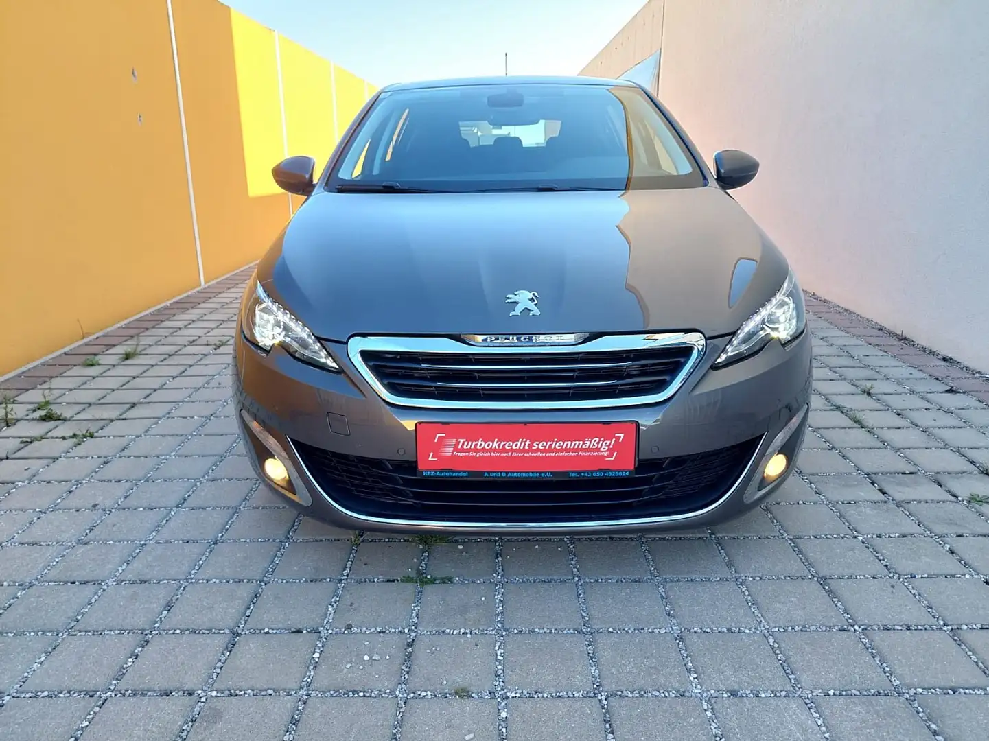 Peugeot 308 1,6 Blue HDi Allure Sofort Kredit Bruin - 2