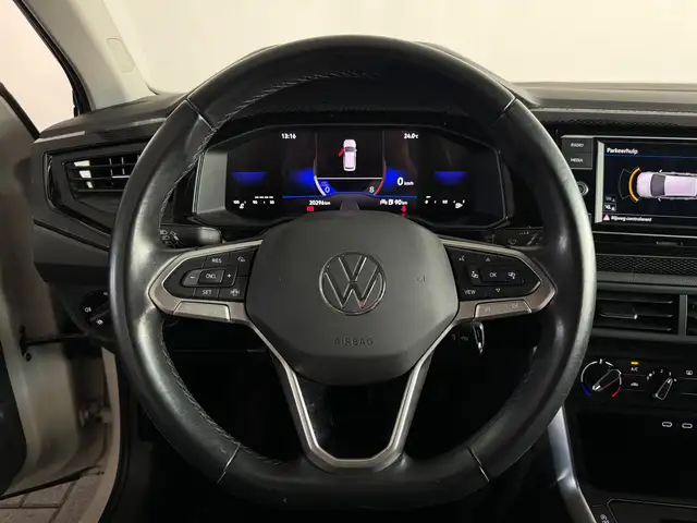 Volkswagen Polo view 11